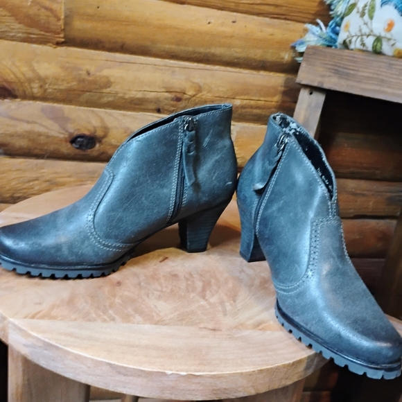 Softwalk Women's Dakota Ankle Boot - Picture 6 of 9